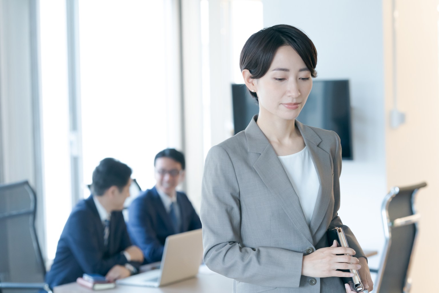 定着率を上げる方法とは?離職率が高い原因や社員の定着を良くする対策を解説